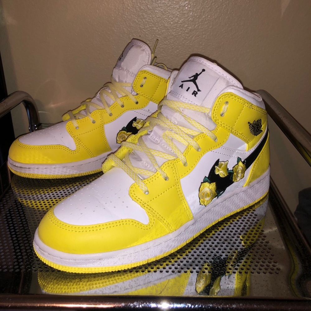 Jordan AJ 1 MID